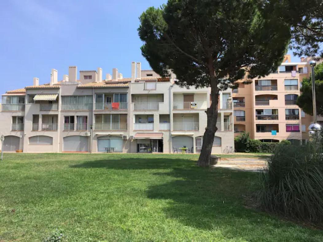 Appartement T2 Au Port De Canet-En-Roussillon - Proche De La Plage Et De L'Aquarium Oniria ภายนอก รูปภาพ